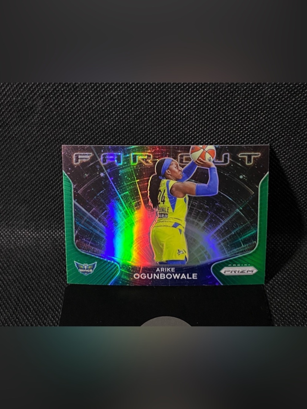 #6 Arike Ogunbowale Far Out Green Prizm 2021 WNBA Panini Prizm Dallas Wings